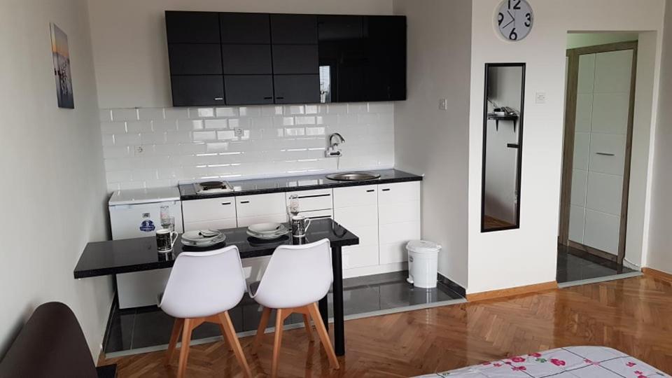Central View Apartment Скопье Экстерьер фото